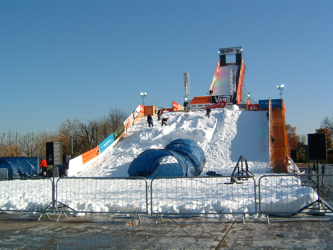 2005 28m snowboard ramp Board X